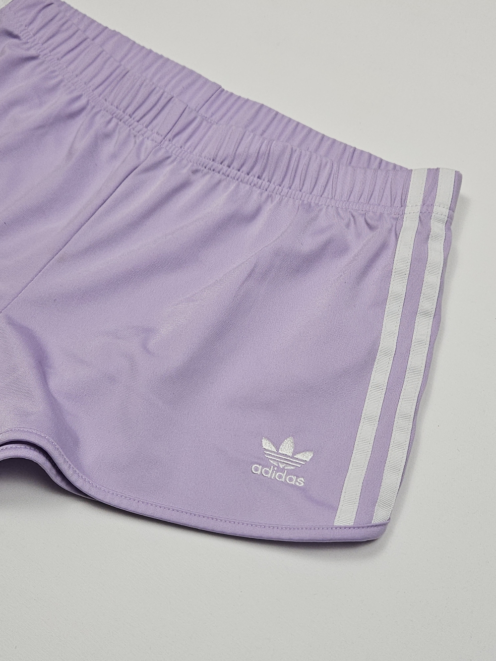 Adidas Originals Trefoil 3-Stripe Lilac Shorts Women's Medium - Picture 2 of 5